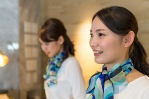 車好き必見 自動車ショールームのお仕事って 美受 Note